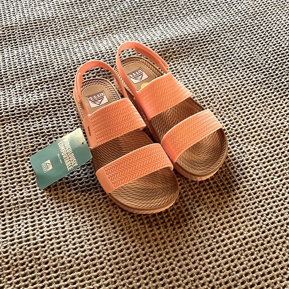 NWT Reef Water Vista sandal